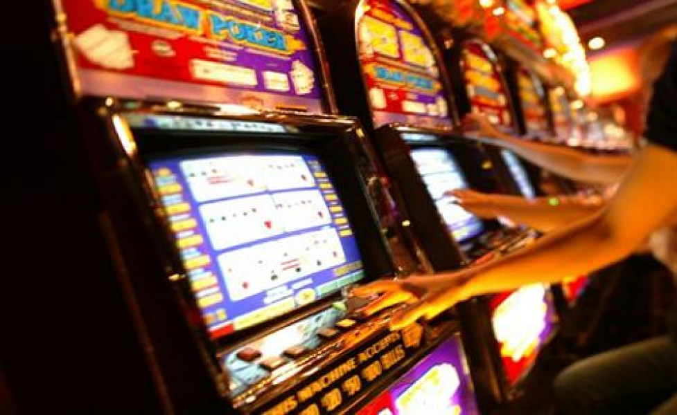 Believing Any Of These 10 Myths About casino Keeps You From Growing