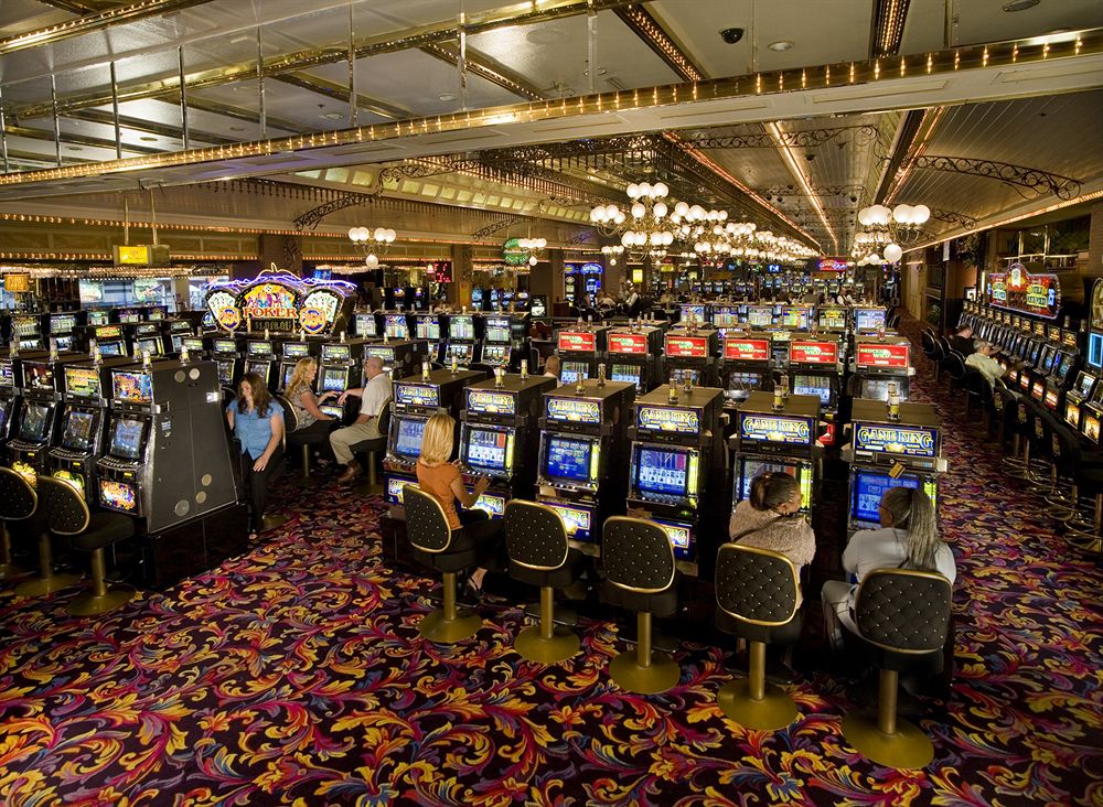 Four queens hotels and casino casino fatale game